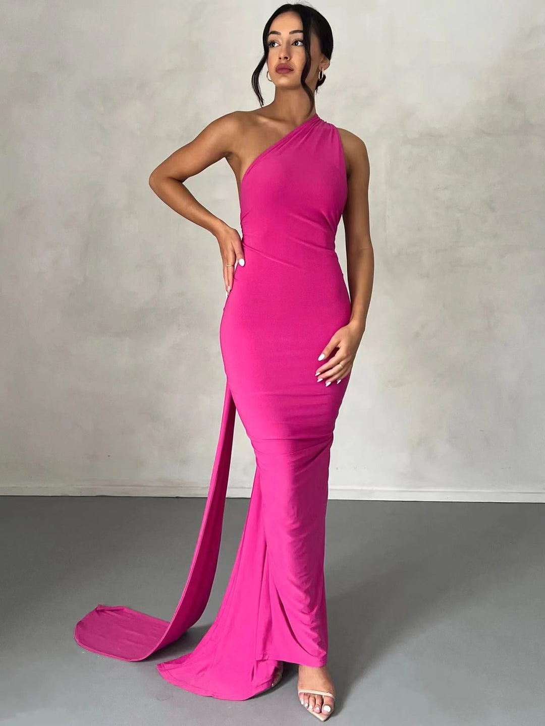 Damen Elegantes Wickelkleid mit asymmetrischem Saum und figurbetontem Schnitt
