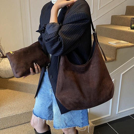 Damen Hobo-Tasche aus feinem Wildleder mit verstellbarem Schulterriemen Nord Taschen
