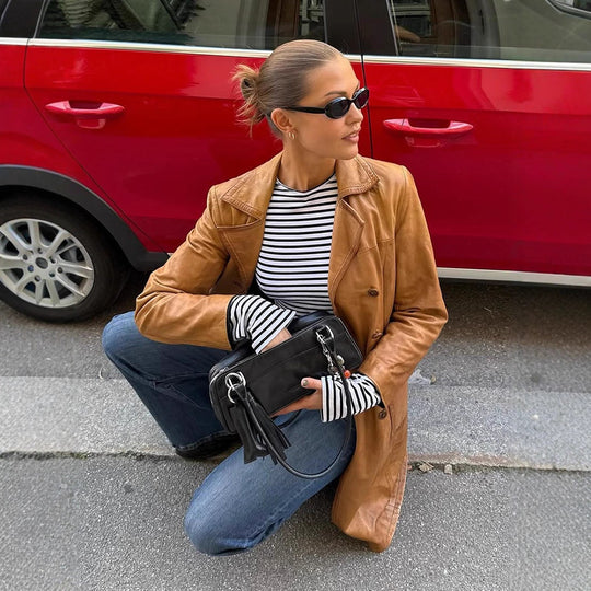 Damen Langer taillierter Leder‑Trenchcoat mit doppelreihiger Knopfleiste und Reverskragen Nord Taschen