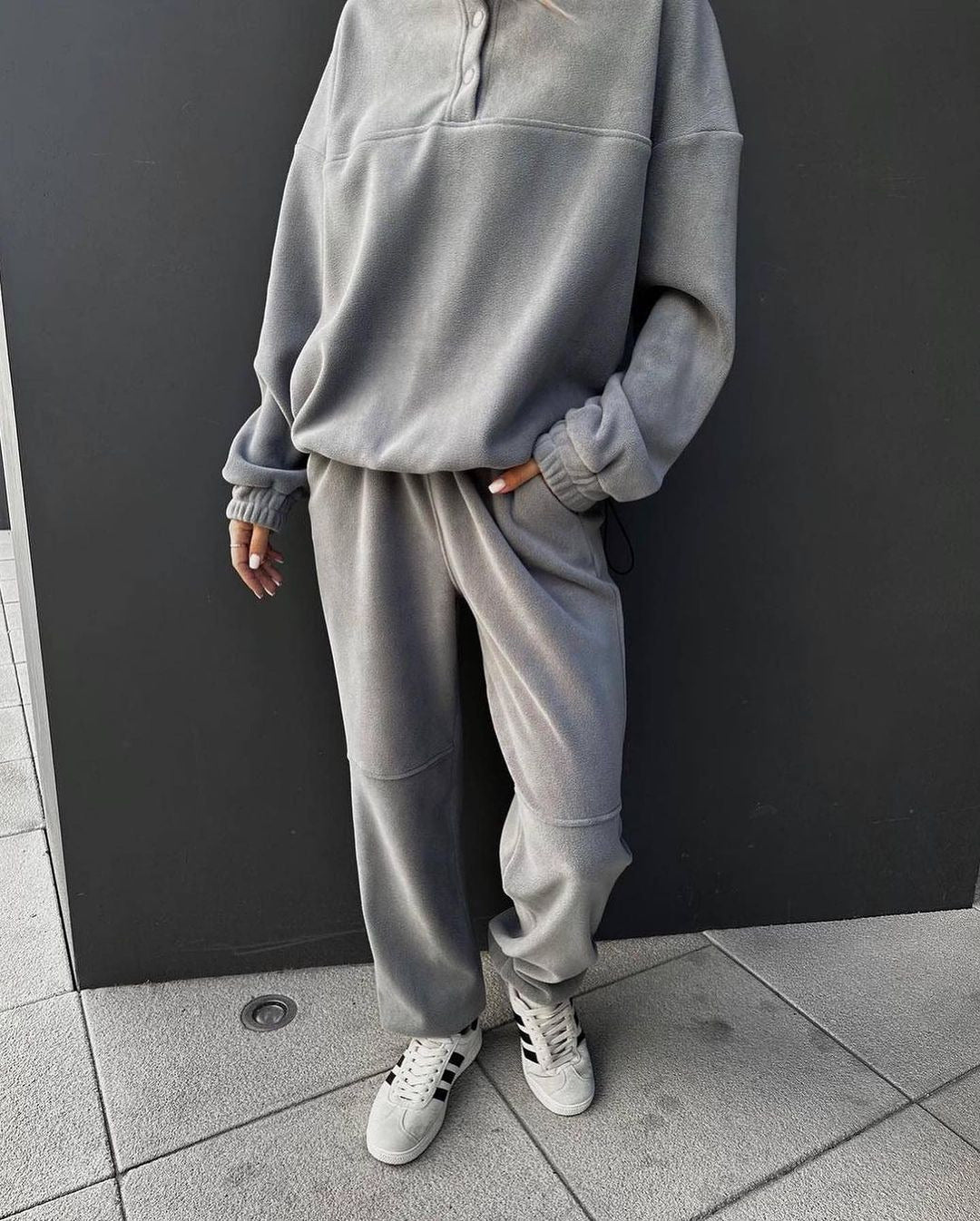Damen Oversize-Fleece-Set mit Henley-Kragen und weicher Jogginghose Nord Taschen