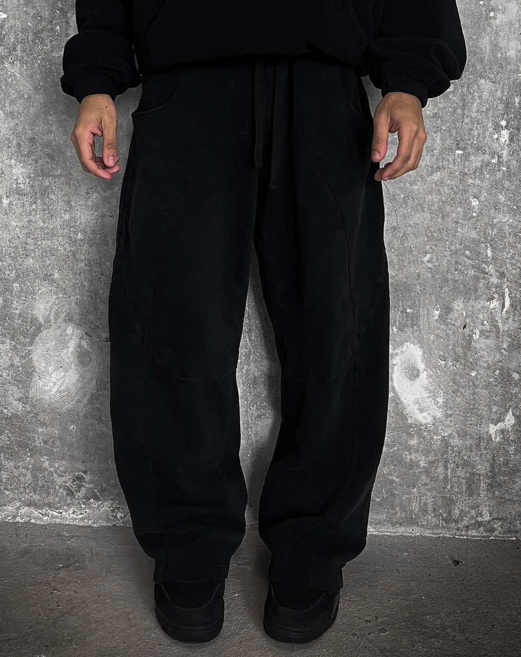 Herren nan Oversize-Freizeitjogger mit geschwungenen Nahtdetails, Kordelzugbund und elastischen Beinabschlüssen Nord Taschen