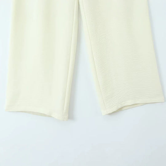 Damen Weite, hochtaillierte Stoffhose mit Bundfalten und Seitentaschen Nord Taschen