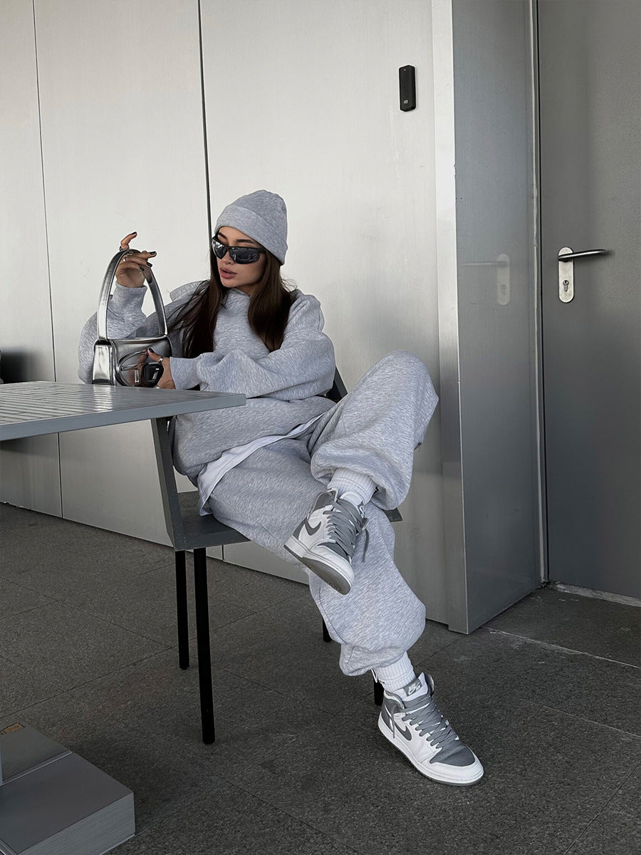 Damen urbanes Oversize-Lounge-Set mit Kapuzenpullover, locker geschnittener High-Waist-Jogginghose und passender Mütze Nord Taschen