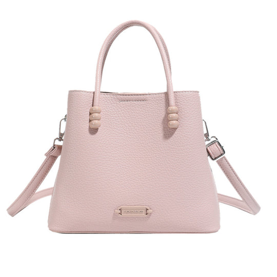 Damen elegante Hobo-Tasche aus geschmeidigem Kunstleder mit strukturierten Akzenten Nord Taschen