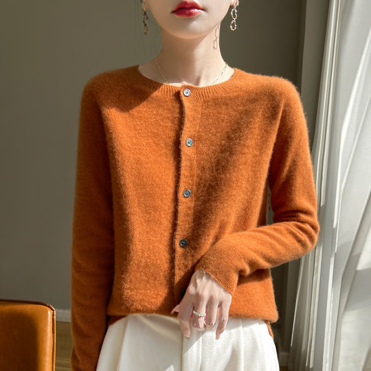 Damen Kurzgeschnittener Feinstrick-Cardigan mit Rundhalsausschnitt und schimmernder Knopfleiste Nord Taschen