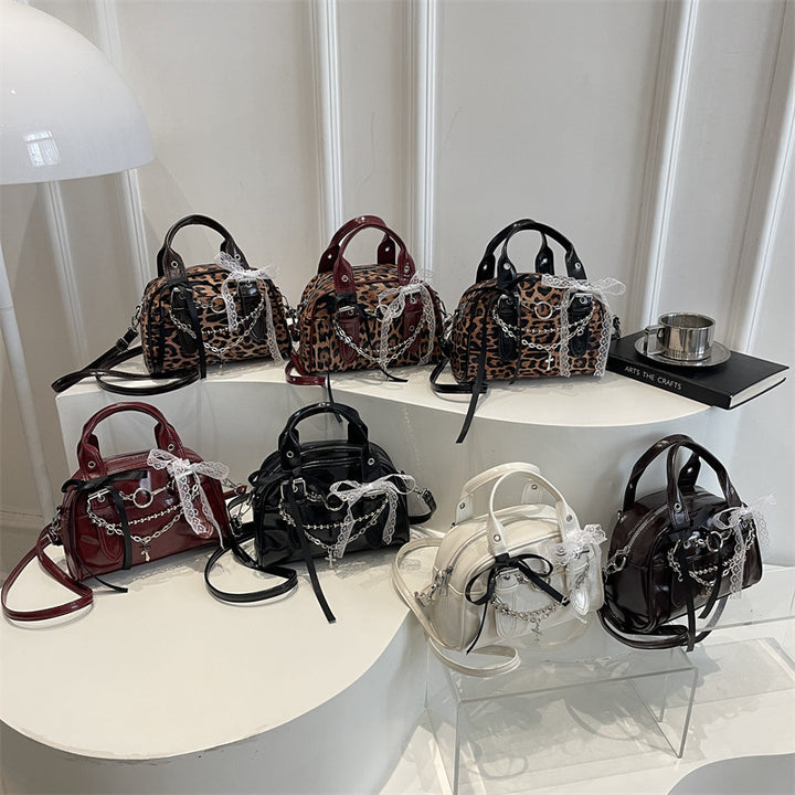 Damen modische Handtasche mit verspielten Details Nord Taschen