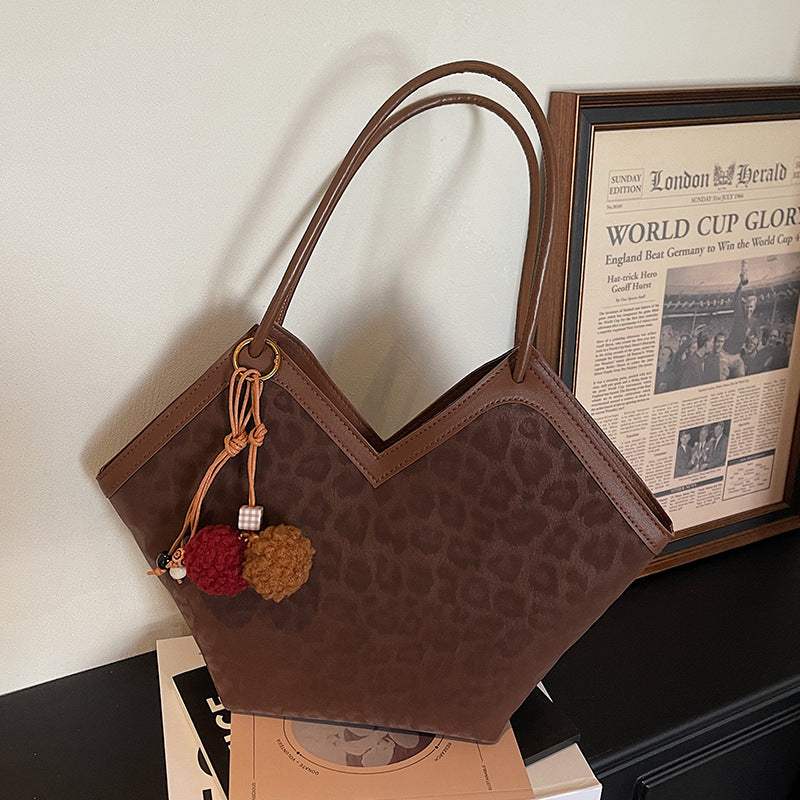 Damen Hobo-Tasche mit strukturiertem Design und eleganten Doppelgriffen Nord Taschen