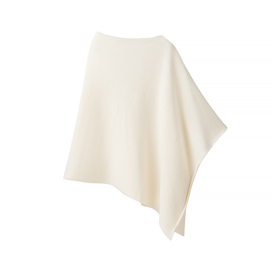 Damen Leichter Strickponcho mit asymmetrischem Saum und U-Boot-Ausschnitt Nord Taschen