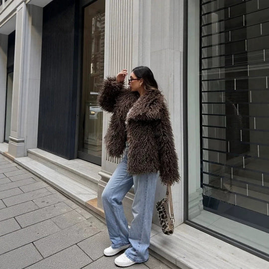 Damen Kurzjacke aus langflorigem Kunstpelz mit voluminösem Schalkragen Nord Taschen