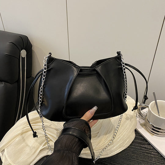 Damen modische Umhängetasche mit eleganten Kettenakzenten Nord Taschen
