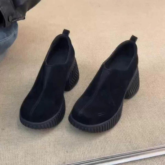 Damen Plateau-Slip-On mit skulpturaler Lug-Sohle und gepolstertem Komfortfußbett Nord Taschen