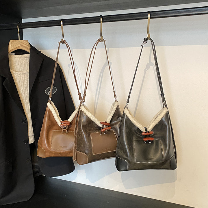 Damen handgefertigte Beuteltasche aus weichem Kunstleder mit gemütlichem Fleecefutter Nord Taschen