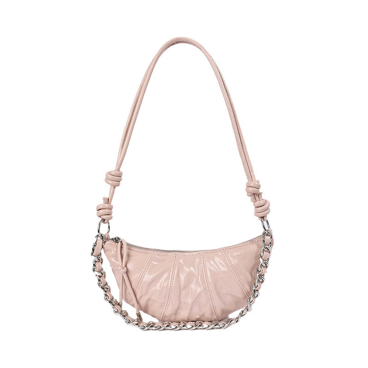 Damen Umhängetasche mit elegantem Kettenverlauf und hochglänzendem Finish Nord Taschen
