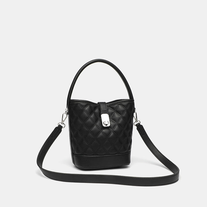 Damen Schultertasche mit quadratischem Korpus und glänzendem Steppmuster Nord Taschen