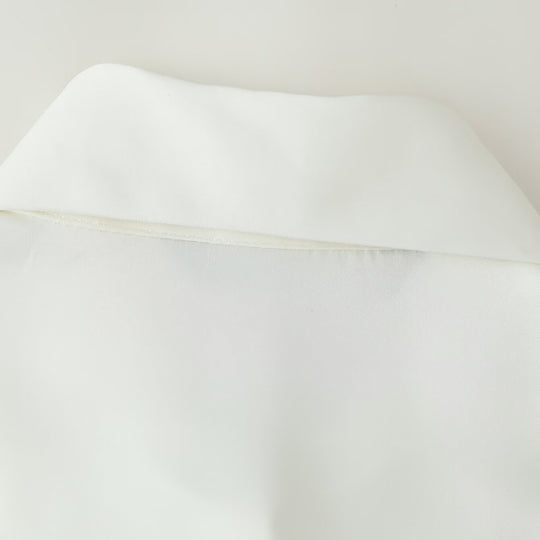 Damen Leichte Bluse aus fließendem Crêpe mit klassischem Hemdkragen, durchgehender Knopfleiste und taillierenden Abnähern Nord Taschen