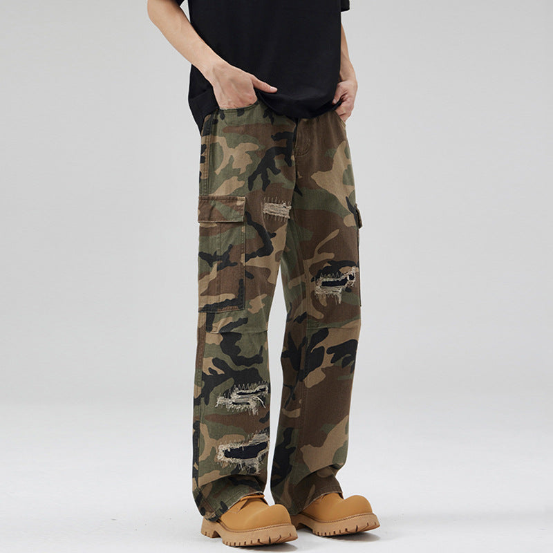 Herren weite Cargo-Hose im Camouflage-Look mit bewusst aufgerissenen Details und großen Pattentaschen Nord Taschen