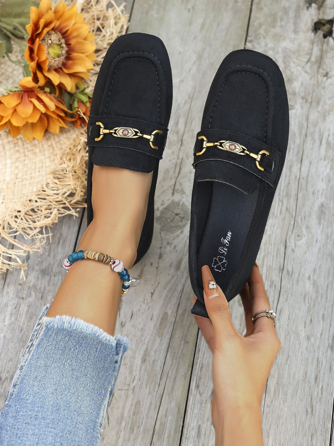 Damen Mokassins mit schicke Goldakzent und weichem Veloursleder