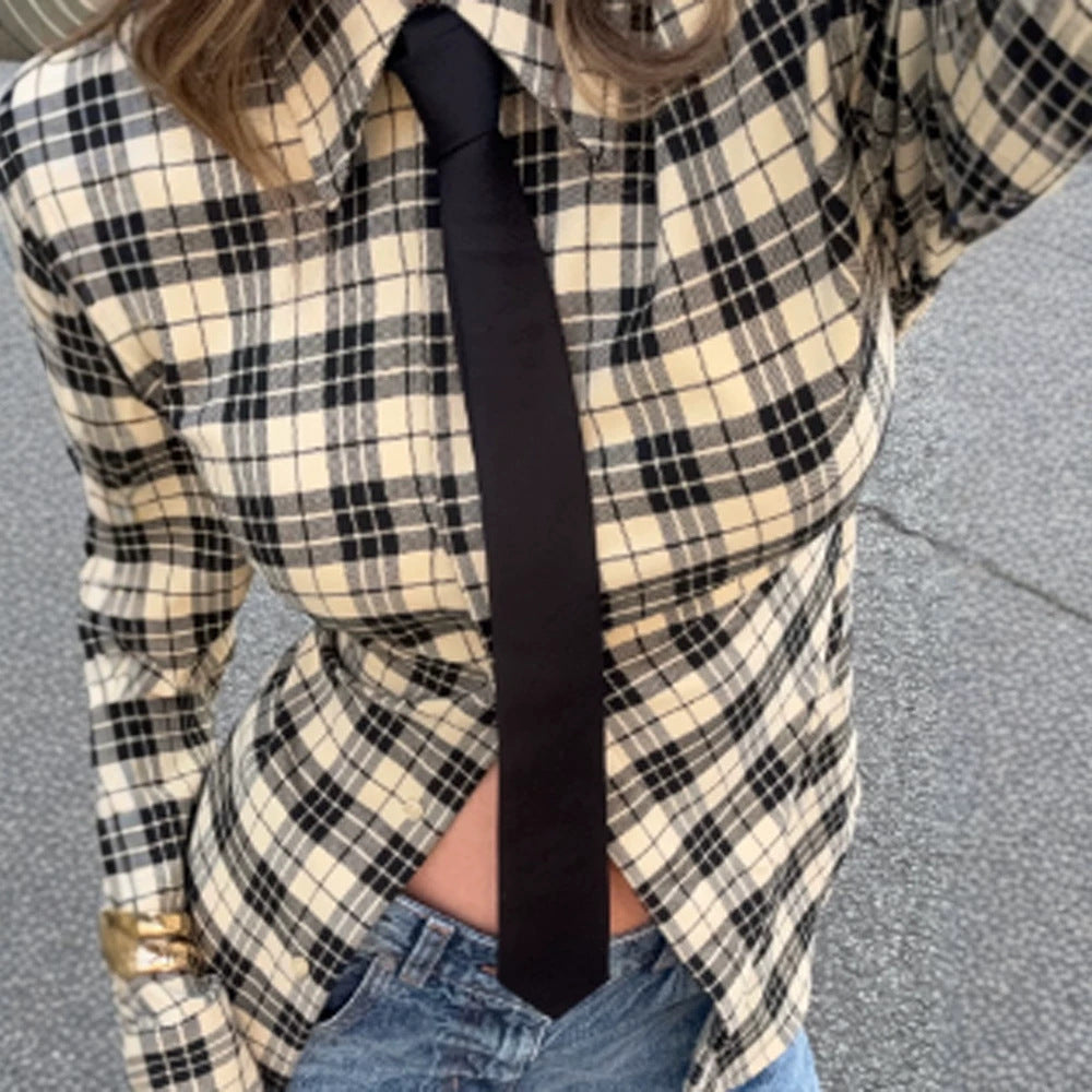 Damen Karo-Hemdjacke mit betonten Schultern und oversized Schnitt Nord Taschen