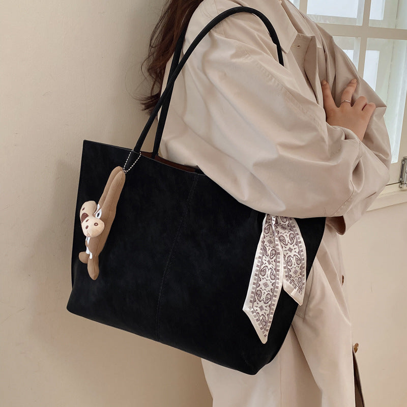 Damen Handtasche im minimalistischen Design mit praktischem Innenfach Nord Taschen