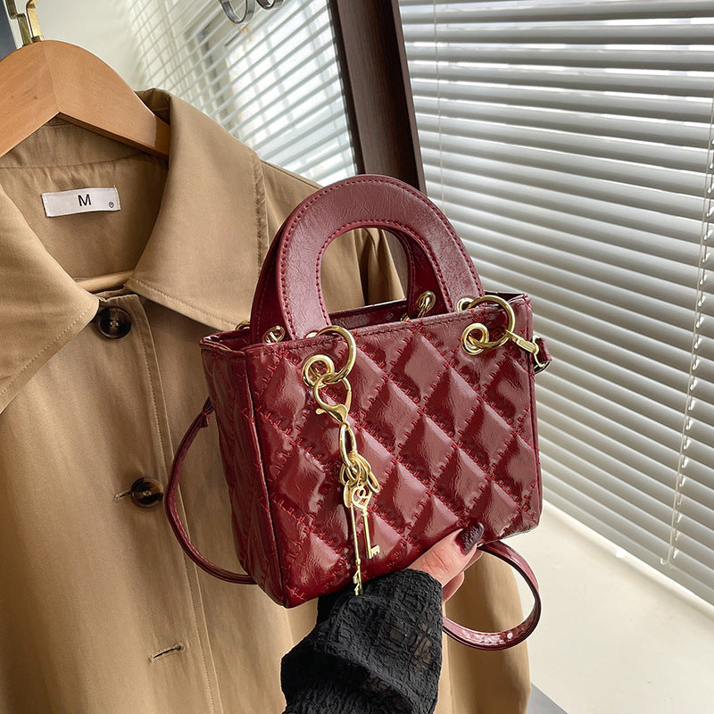 Damen elegante Mini-Henkeltasche mit gestepptem Design Nord Taschen