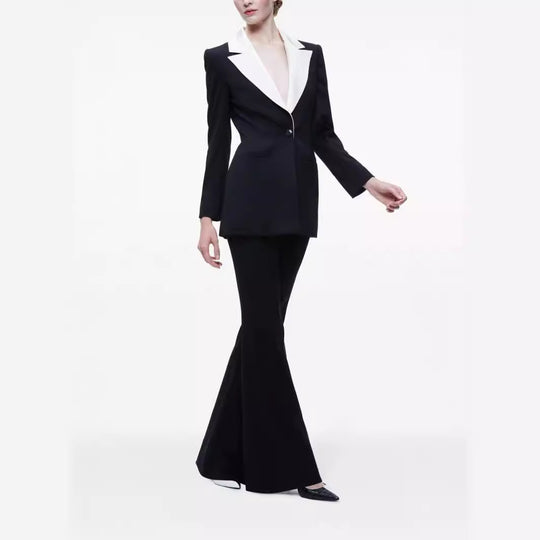 Damen Elegantes Zweiteiliges Smokingset mit kontrastierendem Schalkragen und ausgestellter Schlaghose Nord Taschen