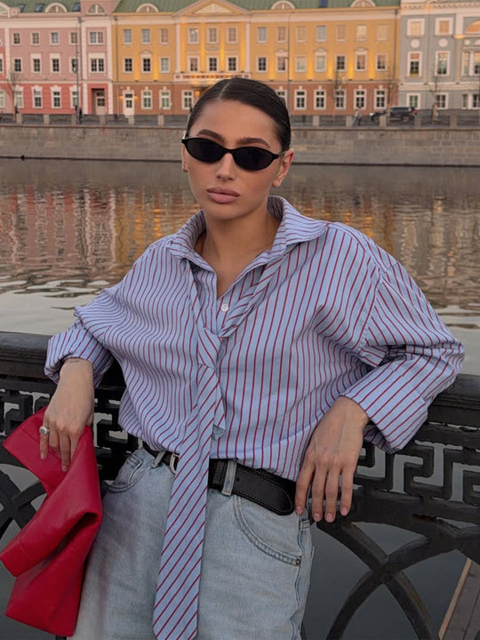 Damen Gestreifte Hemdbluse mit integriertem Schlipsdetail & Oversize-Schnitt Nord Taschen
