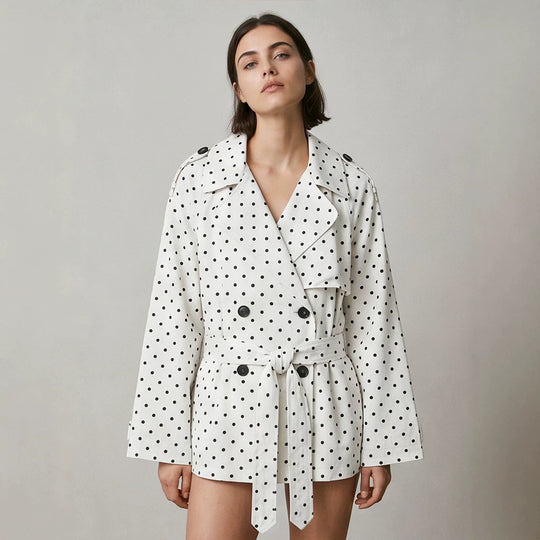 Damen Kurztrench mit Doppelreiher, Taillengürtel und Punkteprint Nord Taschen