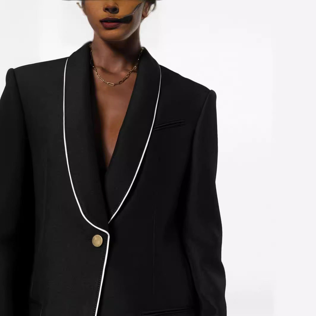 Damen Oversize-Blazer im Smokingstil mit kontrastierender Paspelierung und Ein-Knopf-Front Nord Taschen