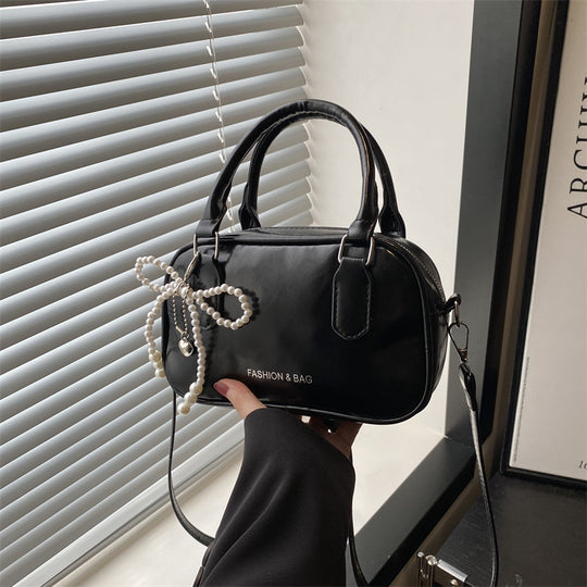 Damen Handtasche mit eleganter Perlenverzierung und abnehmbarem Schultergurt Nord Taschen