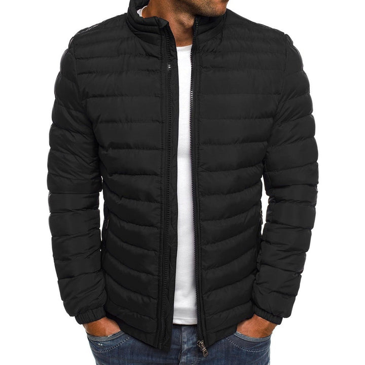 Herren leichte Steppjacke mit hohem Kragen und praktischen Taschen