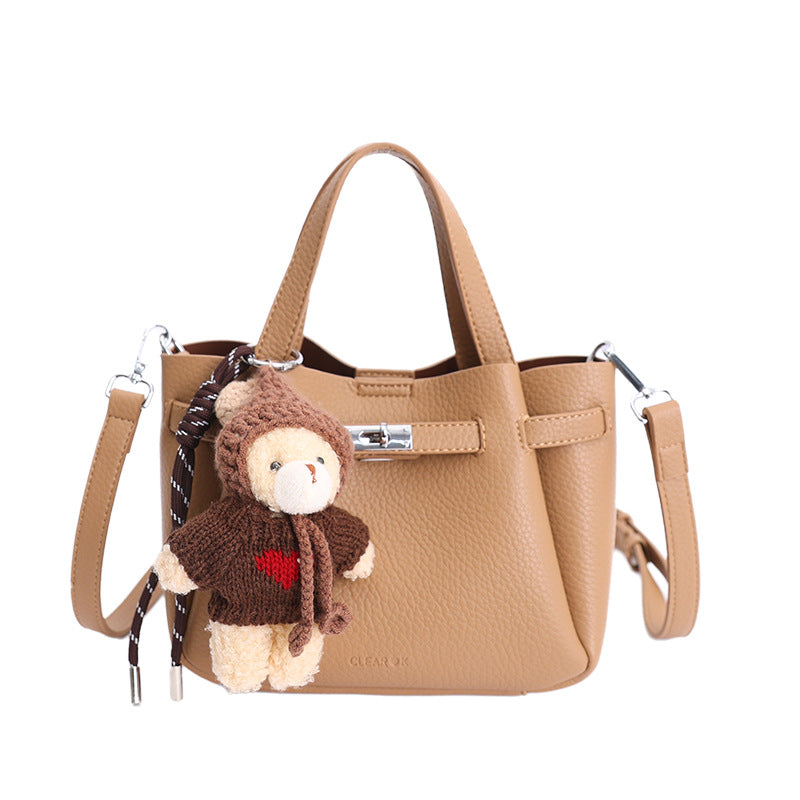 Damen Mini Handtasche mit niedlichem Plüsch-Anhänger Nord Taschen