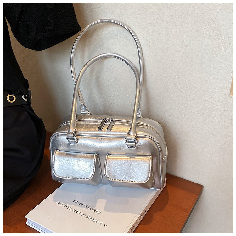 Damenhandtasche mit praktischen aufgesetzten Taschen Nord Taschen