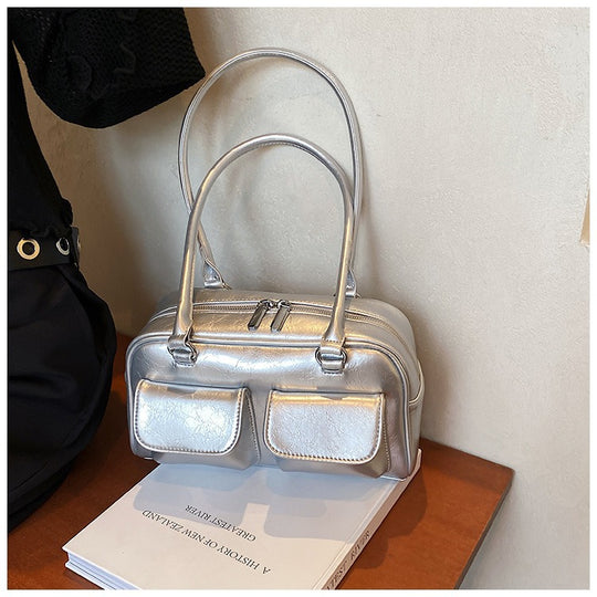 Damenhandtasche mit praktischen aufgesetzten Taschen Nord Taschen