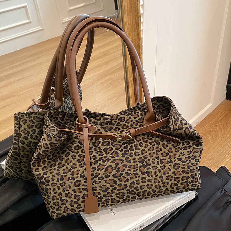 Damen modische Umhängetasche im eleganten Leo-Design Nord Taschen