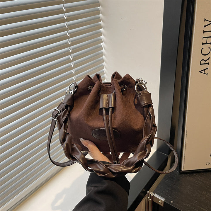 Damen Beuteltasche aus weichem Wildleder mit geflochtenem Design Nord Taschen