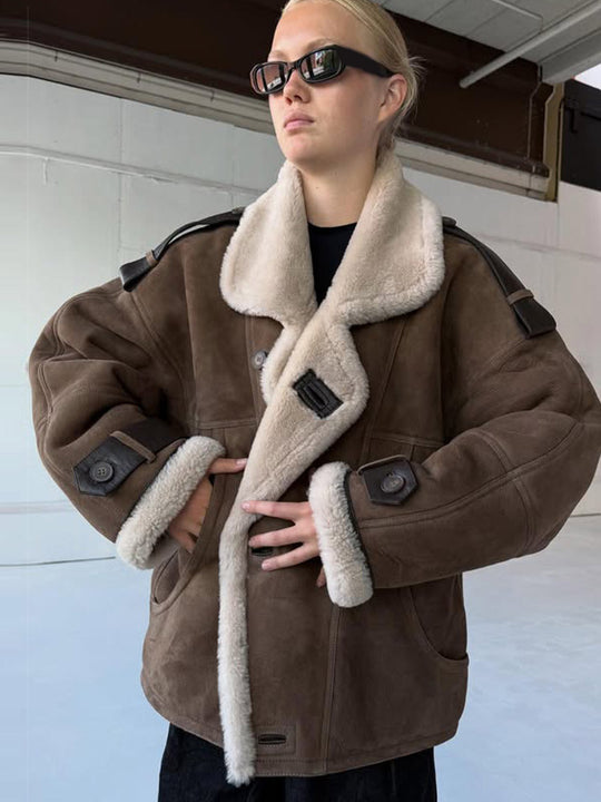 Damen Oversize Shearling‑Imitat Fliegerjacke mit kontrastierenden Besätzen & Schnallen-Details Nord Taschen