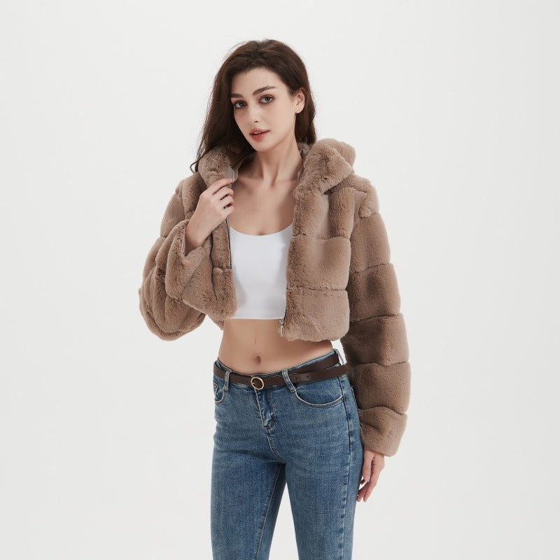 Damen Cropped Kunstpelzjacke mit horizontaler Panelstruktur und Reißverschluss Nord Taschen