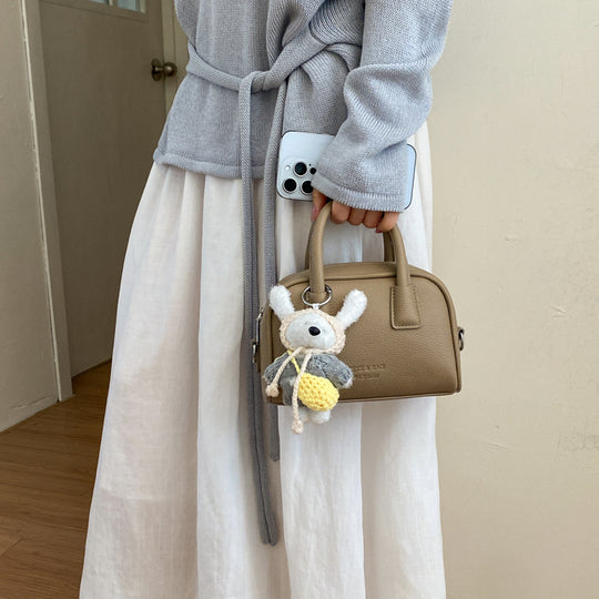 Damen Handtasche im modernen Curvy-Design mit abnehmbarem Schulterriemen Nord Taschen