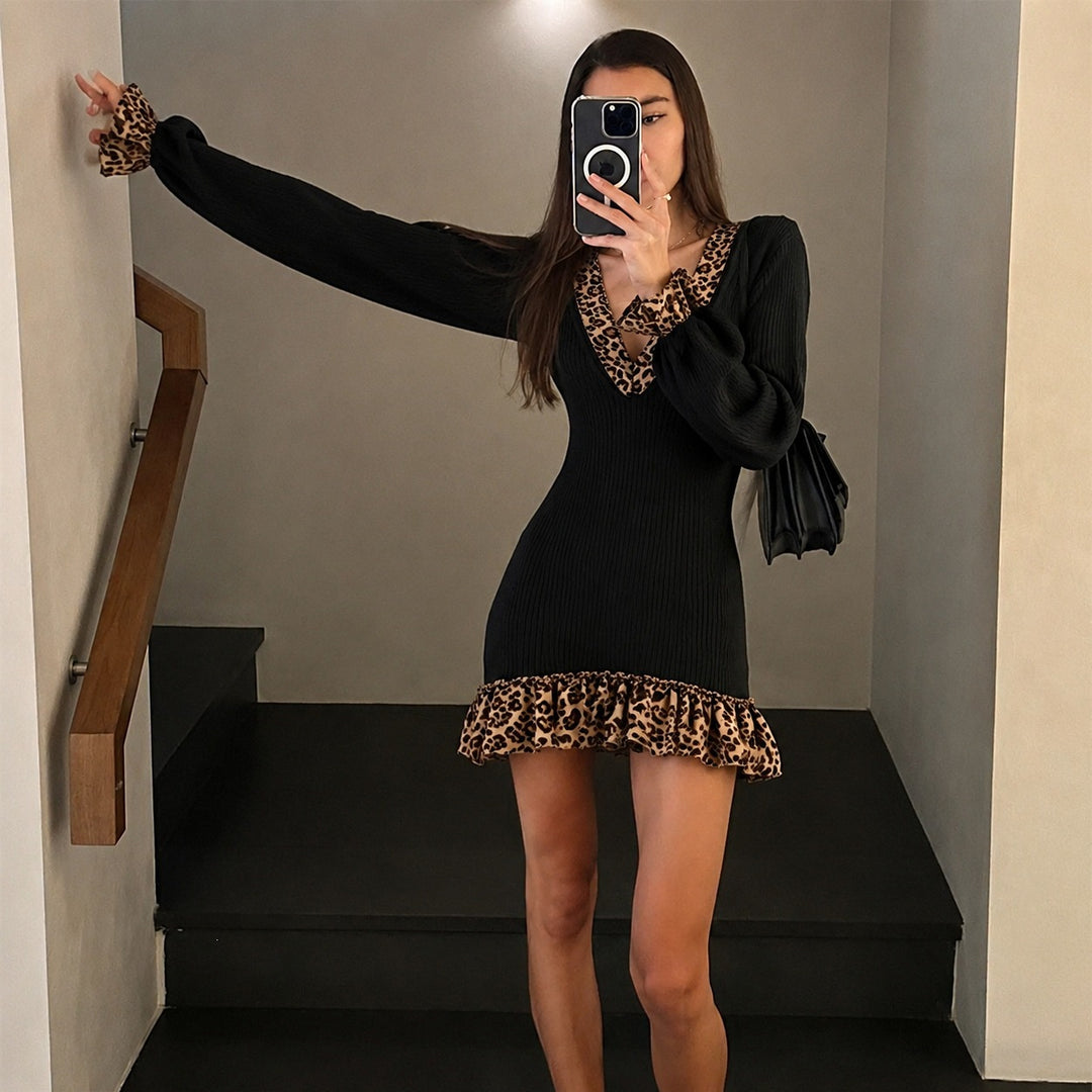 Damen figurnahes Strickminikleid mit tiefem V-Ausschnitt, langen Ballonärmeln und Leopardenvolant Nord Taschen