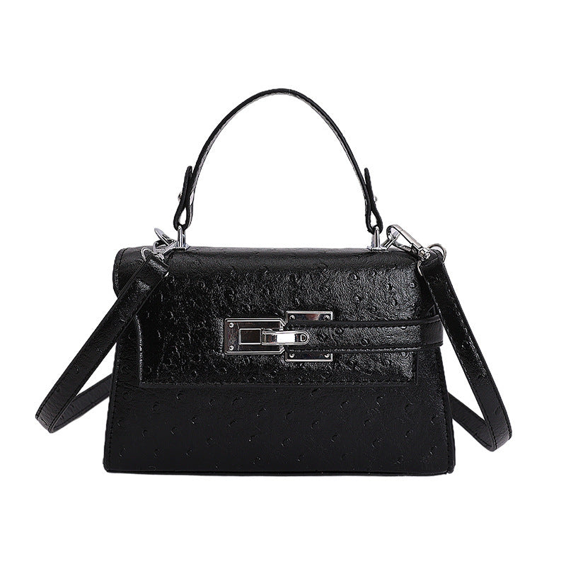 Damen Handtasche im eleganten Design mit niedlichem Anhänger Nord Taschen