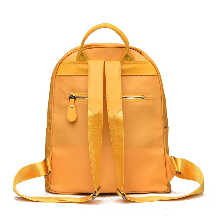 Damen modischer Rucksack mit Nieten und Pom-Pom Nord Taschen