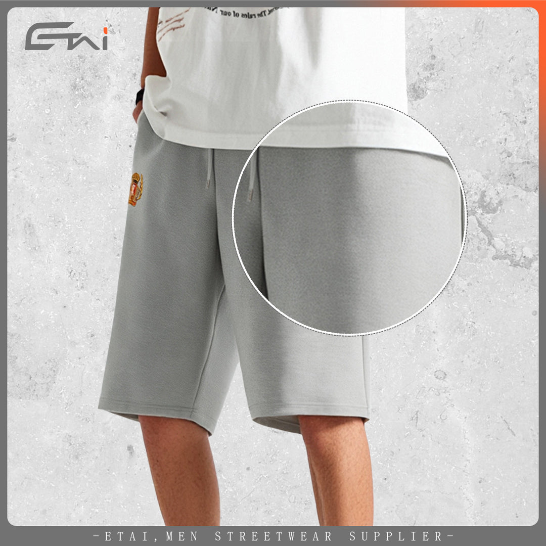 Herren Knieumspielende French-Terry Sweatshorts mit Kordelzug und gesticktem Wappen Nord Taschen