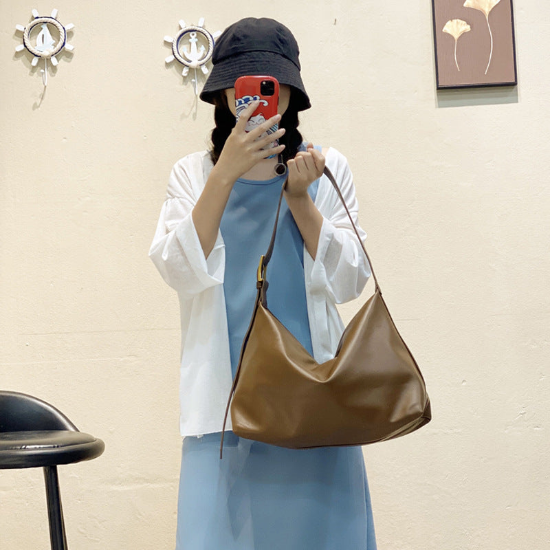 Damen Hobo-Tasche aus geschmeidigem Kunstleder mit modischem Faltendesign Nord Taschen