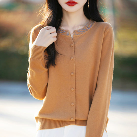 Damen Kurzcardigan aus ultrafeinem Baumwollmix mit funkelnder Kristallkante und Ton-in-Ton-Knopfleiste Nord Taschen
