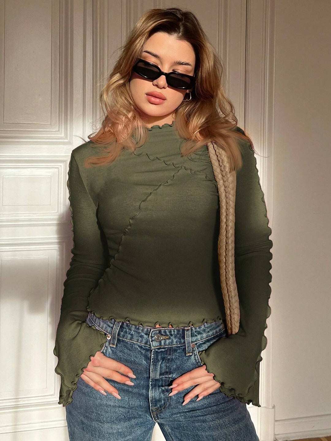 Damen Enganliegendes Geripptes Langarmshirt mit Stehkragen und Kräuselsaum Nord Taschen