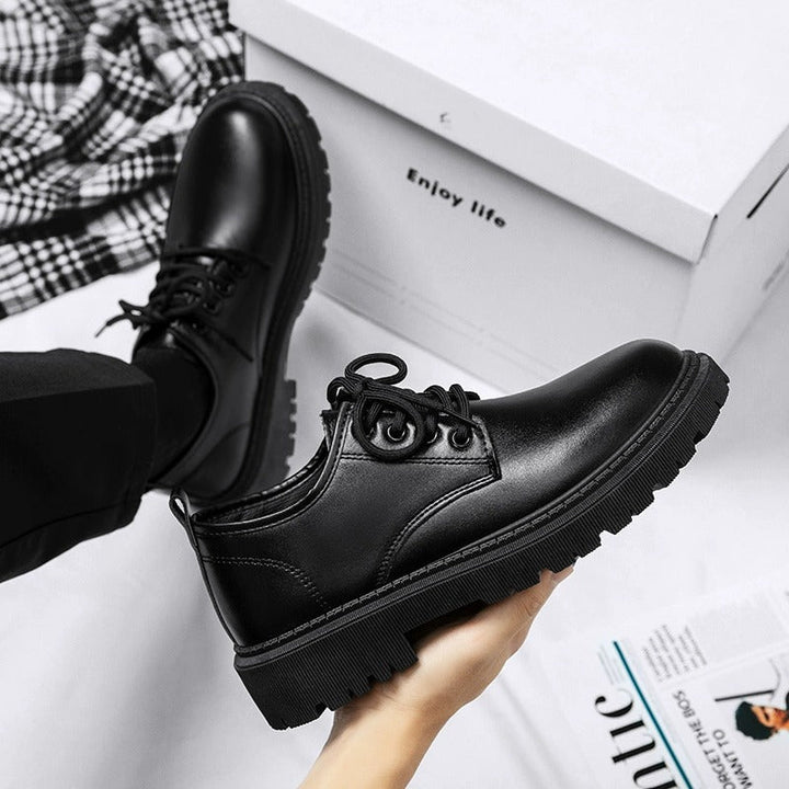 Herren Schnürschuhe im modernen Design