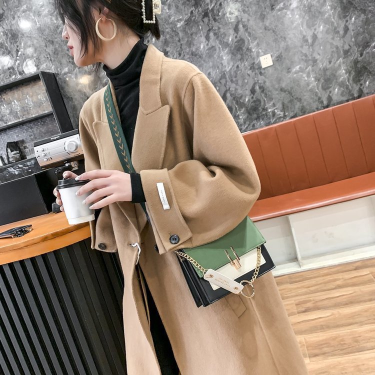 Damen umhängetasche mit elegantem Klappenverschluss Nord Taschen