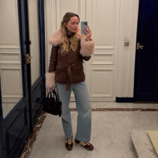Damen Taillierte Lederimitatjacke mit Bindegürtel, opulentem abnehmbarem Faux-Fur-Schalkragen und Fellmanschetten Nord Taschen