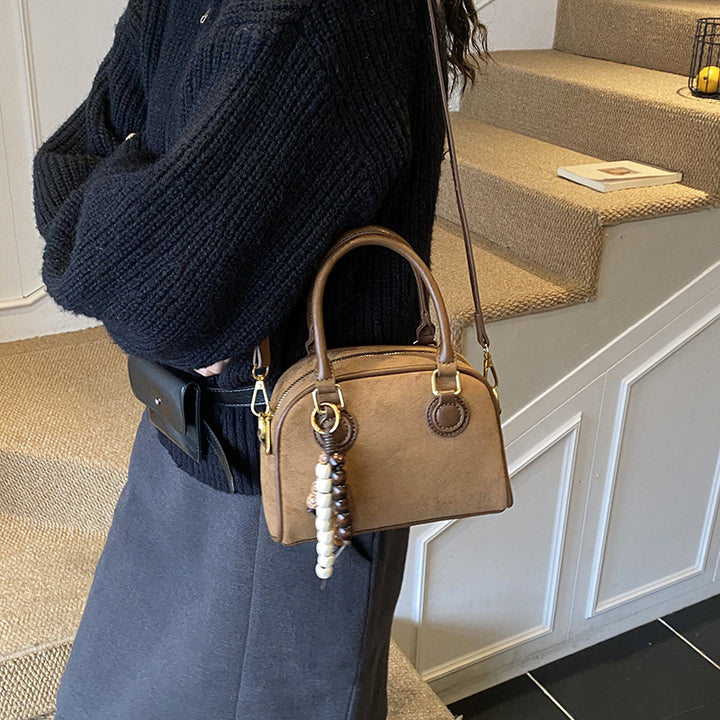 Damen Mini-Handtasche mit verspieltem Anhänger Nord Taschen