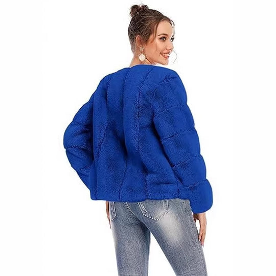 Damen Kurze Plüsch-Bomberjacke aus Kunstpelz mit kastiger Silhouette und Paneelärmeln Nord Taschen